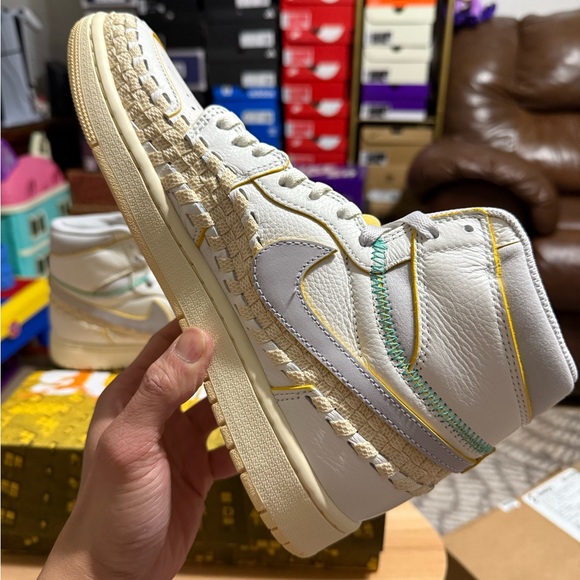 Air Jordan 1 UN/LA - Picture 5 of 6